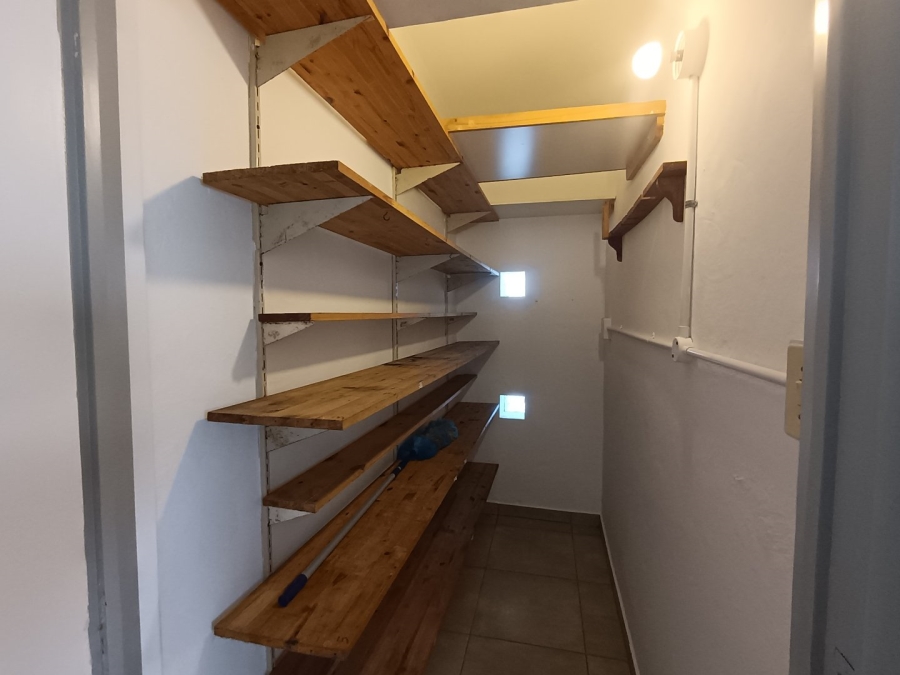 To Let 3 Bedroom Property for Rent in Glentana Western Cape
